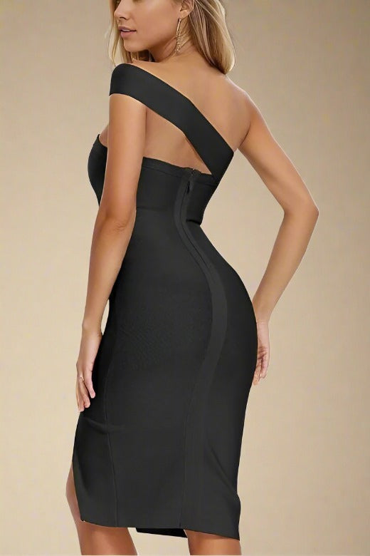 Woman wearing a figure flattering  Gianna Bandage Dress - Classic Black BODYCON COLLECTION